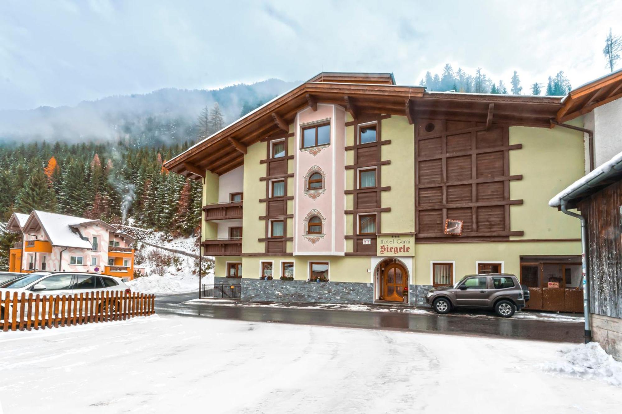 Hotel Garni Siegele - Inklusive Silvretta-Card Premium Ischgl Eksteriør bilde