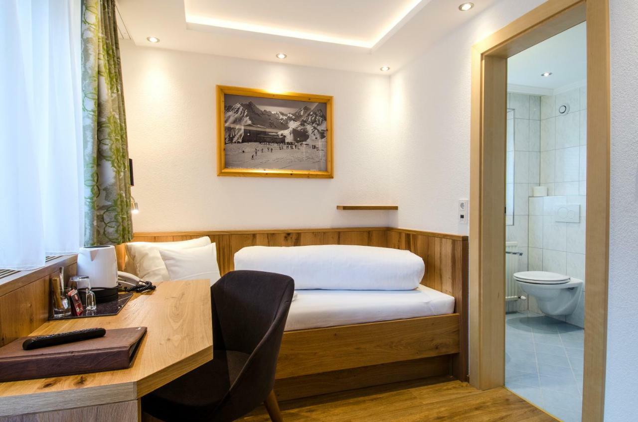 Hotel Garni Siegele - Inklusive Silvretta-Card Premium Ischgl Eksteriør bilde